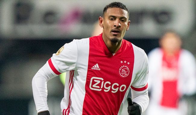 在接受采访 在接受采访