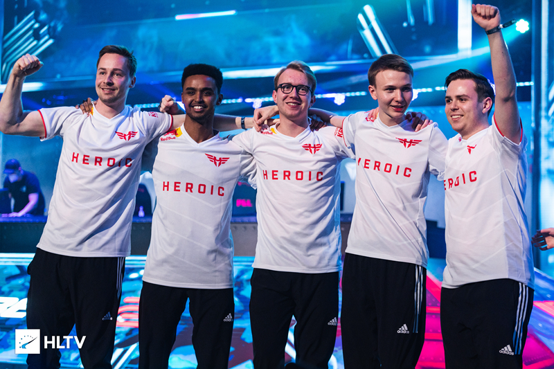 更是在展示 更是在展示