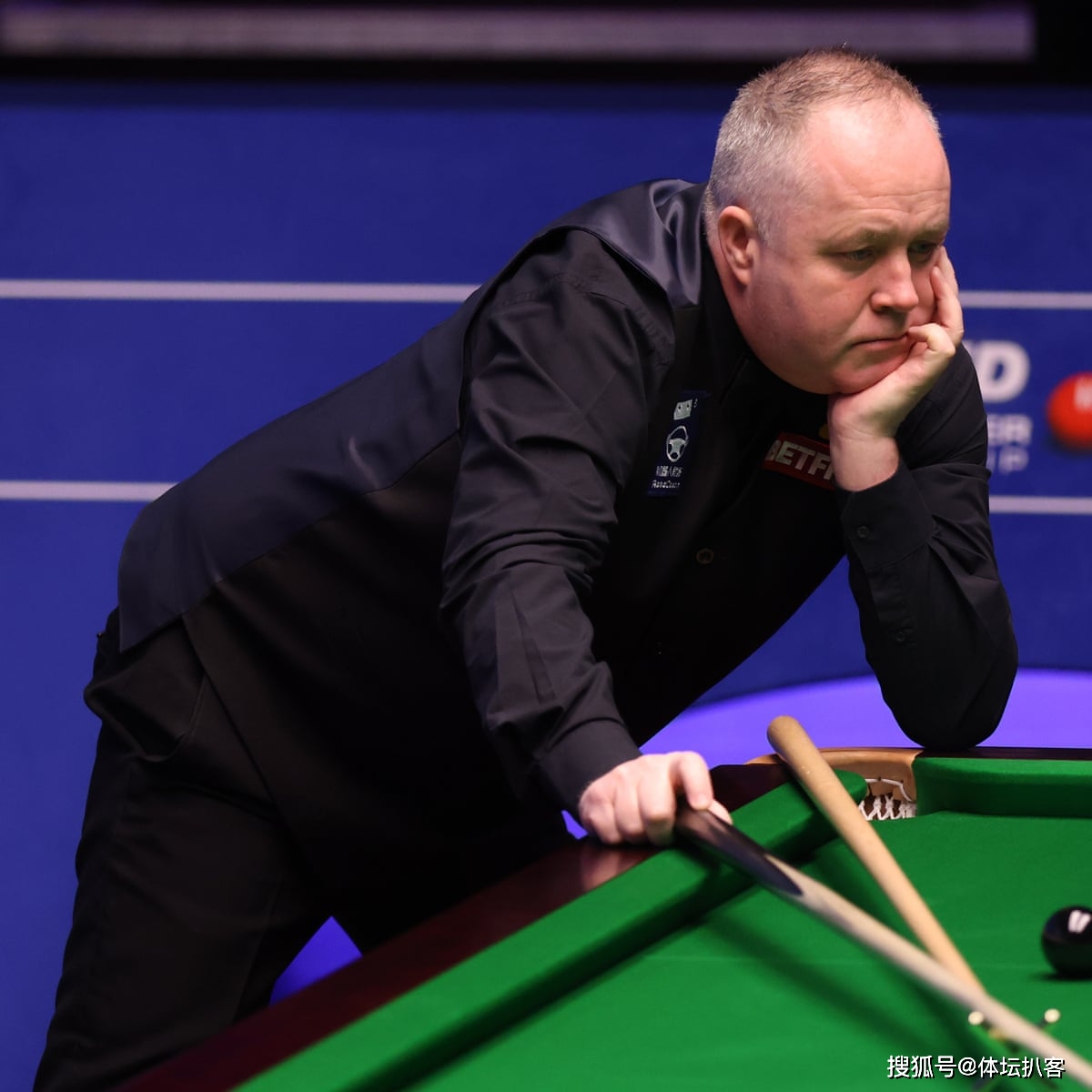 迫使他们在 迫使他们在