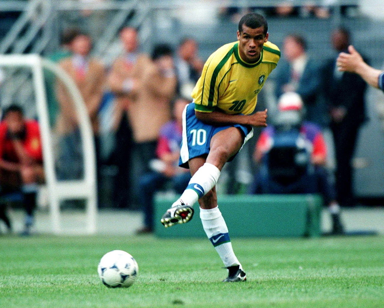 篮板之间找 篮板之间找